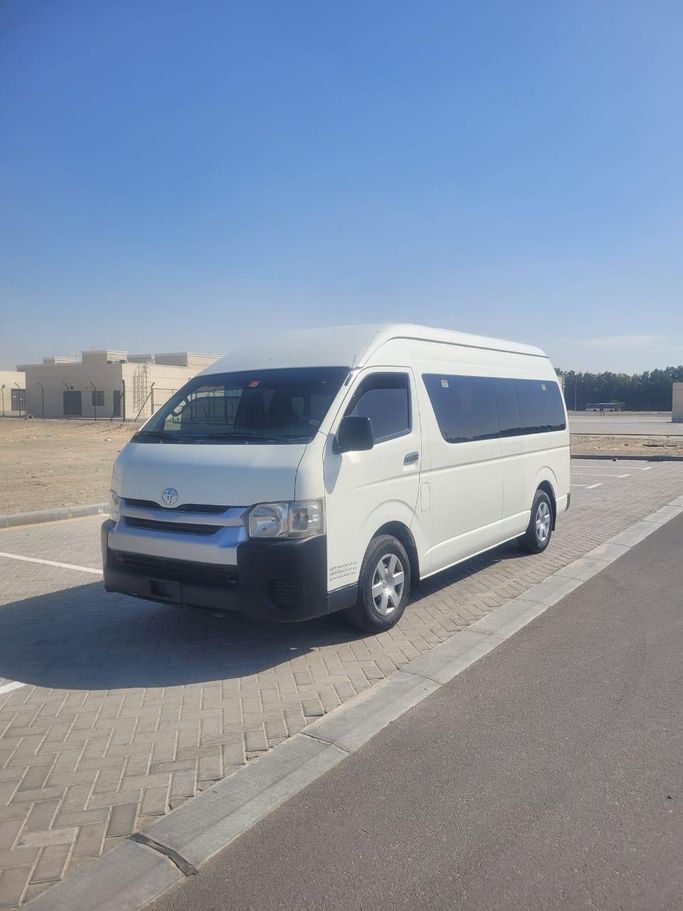 مستعملة Toyota HiAce عملية فيس ليفت H200, 2.0 l, 2018 في في الشارقة من Abd and Sadiq Tayyar Used Cars، اللون أبيض. مواصفات الخليج | AUTO.AE | إعلان #263167