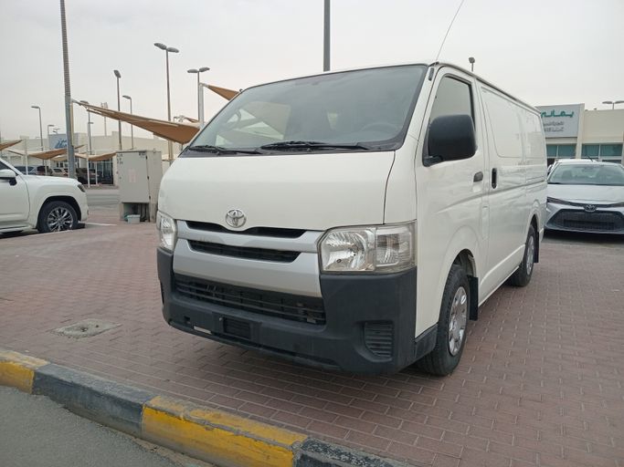 Подержанный Toyota HiAce H200 Рестайлинг, 2.0 л, 2020 в Шардже от Yamani Used Cars Trading LLC Белый цвет. GCC | AUTO.AE | Объявление #266495
