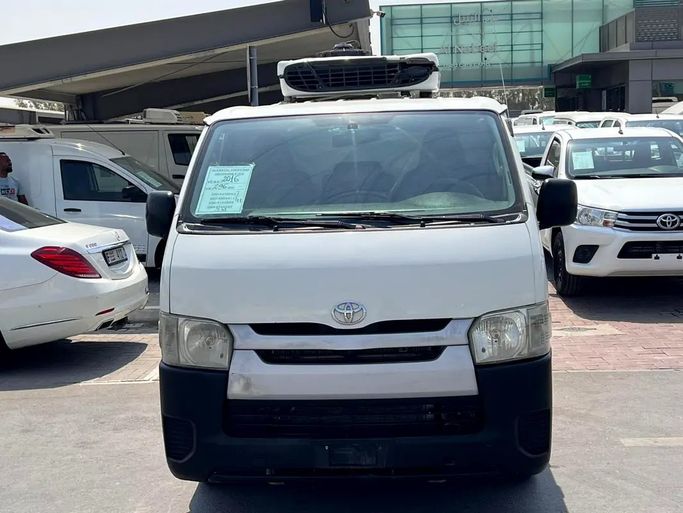 مستعملة Toyota HiAce عملية فيس ليفت H200, 2.0 l, 2016 في في الإمارات, الشارقة من Al Nabeel Used Cars، اللون أبيض. مواصفات الخليج | AUTO.AE | إعلان #279015