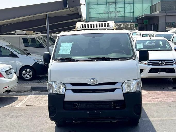 مستعملة Toyota HiAce عملية فيس ليفت H200, 2.7 l, 2022 في في الإمارات, الشارقة من Al Nabeel Used Cars، اللون أبيض. مواصفات الخليج | AUTO.AE | إعلان #279019