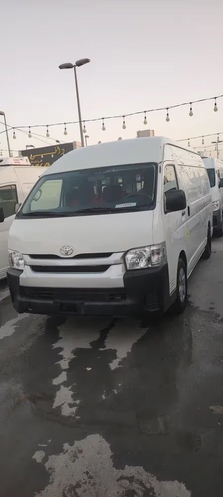 مستعملة Toyota HiAce عملية فيس ليفت H200, 2.7 l, 2020 في في الإمارات, الشارقة من Wafi Used Cars، اللون أبيض. مواصفات الخليج | AUTO.AE | إعلان #280410