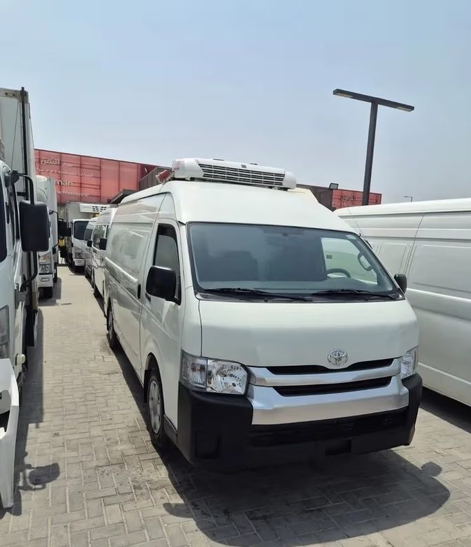 Used Toyota HiAce H200 Facelift, 2.7 l, 2023 in UAE, Sharjah by Wafi Used Cars, White color. GCC Specs | AUTO.AE | Listing #280678