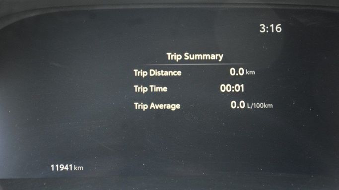 Подержанный Toyota Highlander IV (U70), 2.4 л, 2023 в Шардже от Alfaris Used Cars Серый цвет.  | AUTO.AE