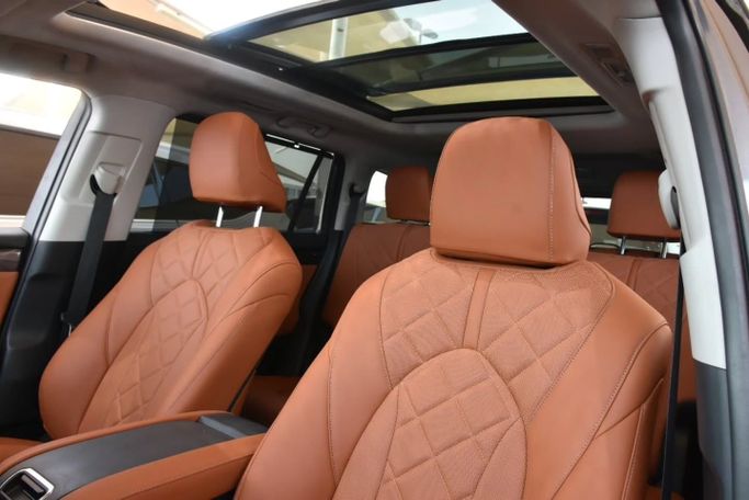 Used Toyota Highlander IV (U70), 3.5 l, 2022 in Sharjah by Alfaris Used Cars, Grey color. Other | AUTO.AE