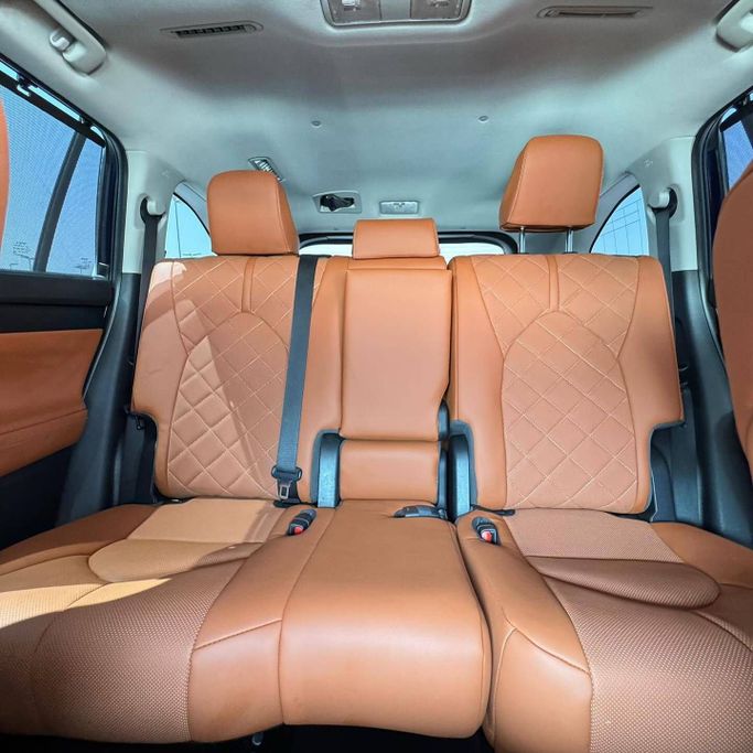 Used Toyota Highlander IV (U70), 2.4 l, 2022 in Sharjah by Alfaris Used Cars, Blue color. Other | AUTO.AE
