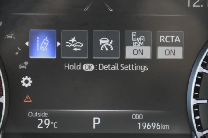Подержанный Toyota Highlander IV (U70), 3.5 л, 2023 в Шардже от Alfaris Used Cars Фиолетовый цвет. Other | AUTO.AE