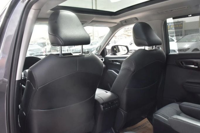 Подержанный Toyota Highlander IV (U70), 3.5 л, 2021 в Шардже от Alfaris Used Cars Серый цвет. Other | AUTO.AE