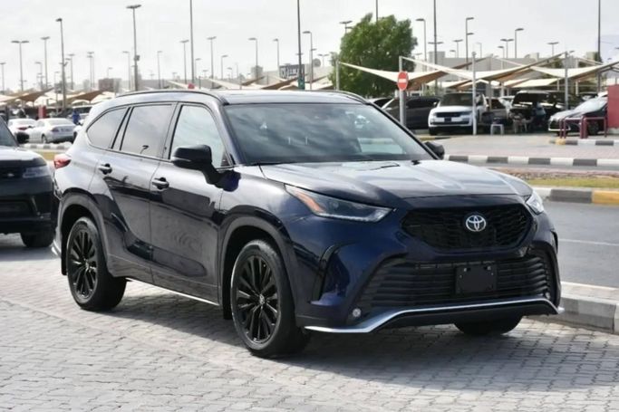 Used Toyota Highlander IV (U70), 2.0 l, 2023 in Sharjah by Alfaris Used Cars, Blue color. Other | AUTO.AE