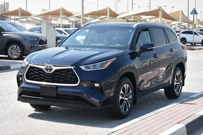 Подержанный Toyota Highlander IV (U70), 3.5 л, 2022 в Шардже от Alfaris Used Cars Синий цвет. Other | AUTO.AE