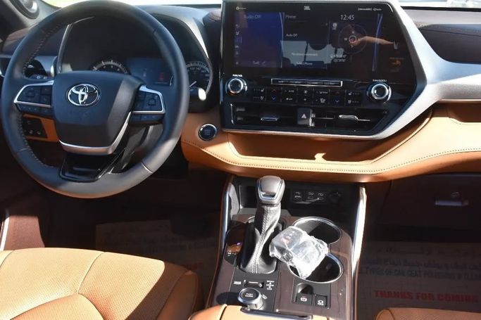 Подержанный Toyota Highlander IV (U70), 3.5 л, 2022 в Шардже от Alfaris Used Cars Черный цвет. Other | AUTO.AE