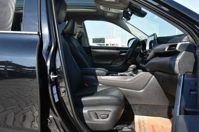 Подержанный Toyota Highlander IV (U70), 2.4 л, 2021 в Шардже от Alfaris Used Cars Черный цвет. Other | AUTO.AE