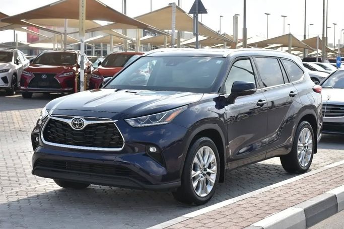 Used Toyota Highlander IV (U70), 3.5 l, 2022 in Sharjah by Alfaris Used Cars, Blue color. Other | AUTO.AE