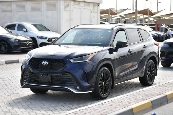 Used Toyota Highlander IV (U70), 2.0 l, 2023 in Sharjah by Alfaris Used Cars, Blue color. Other | AUTO.AE