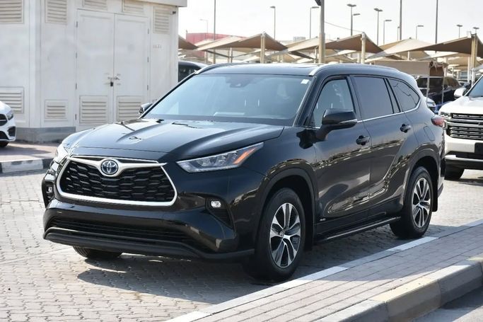 Used Toyota Highlander IV (U70), 3.5 l, 2022 in Sharjah by Alfaris Used Cars, Black color. Other | AUTO.AE