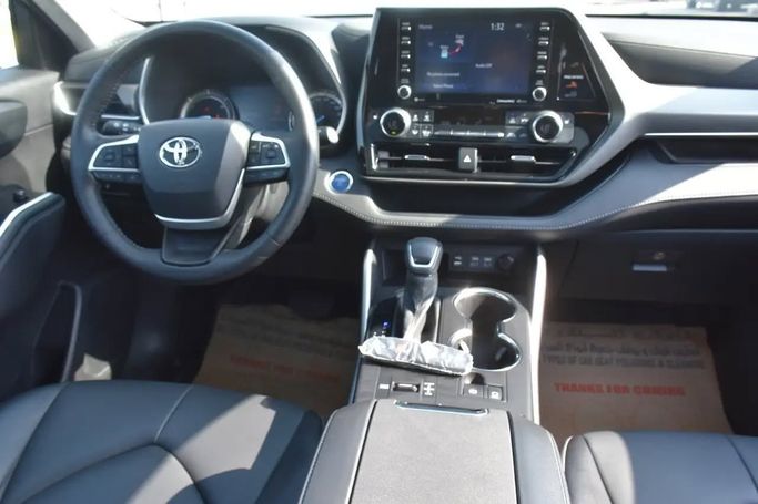 Used Toyota Highlander IV (U70), 3.5 l, 2022 in Sharjah by Alfaris Used Cars, Black color. Other | AUTO.AE