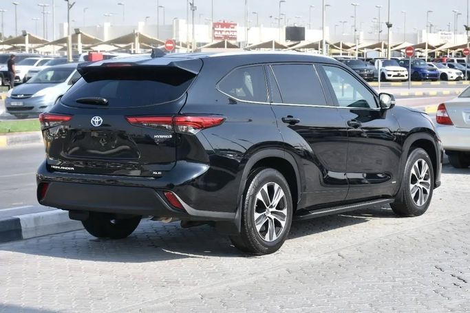 Used Toyota Highlander IV (U70), 3.5 l, 2022 in Sharjah by Alfaris Used Cars, Black color. Other | AUTO.AE