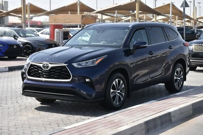 Подержанный Toyota Highlander IV (U70), 3.5 л, 2021 в Шардже от Alfaris Used Cars Пурпурный цвет. Other | AUTO.AE