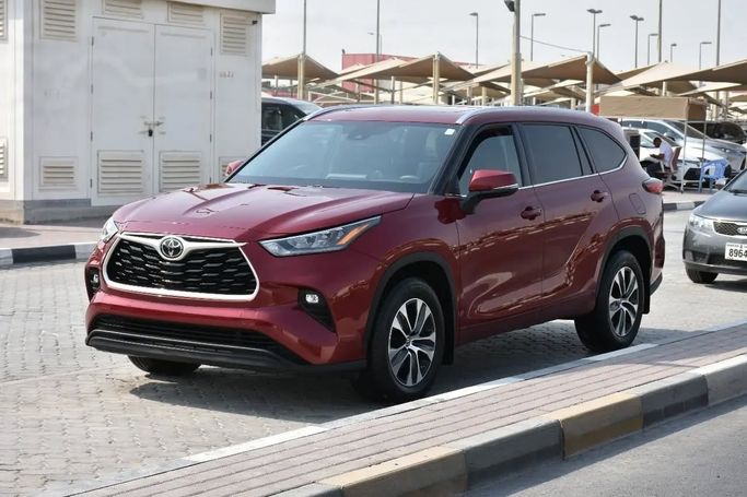 Used Toyota Highlander IV (U70), 3.5 l, 2020 in Sharjah by Alfaris Used Cars, Red color. Other | AUTO.AE