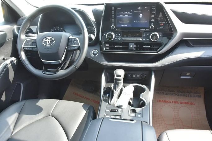 Used Toyota Highlander IV (U70), 3.5 l, 2020 in Sharjah by Alfaris Used Cars, Red color. Other | AUTO.AE