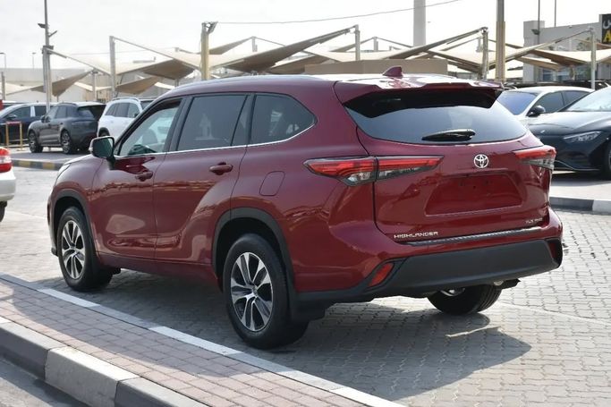 Used Toyota Highlander IV (U70), 3.5 l, 2020 in Sharjah by Alfaris Used Cars, Red color. Other | AUTO.AE