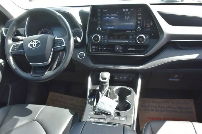 Used Toyota Highlander IV (U70), 3.5 l, 2022 in Sharjah by Alfaris Used Cars, Black color. Other | AUTO.AE