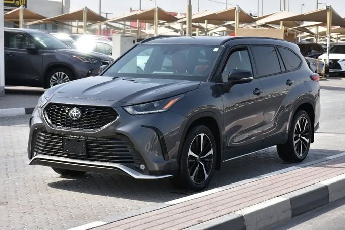Used Toyota Highlander IV (U70), 2.4 l, 2022 in Sharjah by Alfaris Used Cars, Grey color. Other | AUTO.AE
