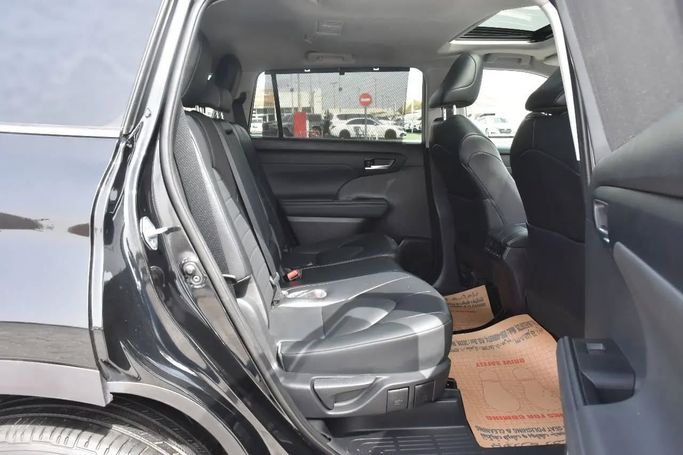 Used Toyota Highlander IV (U70), 3.5 l, 2021 in Sharjah by Alfaris Used Cars, Black color. Other | AUTO.AE