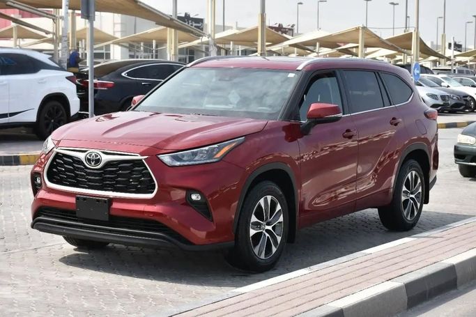 Used Toyota Highlander IV (U70), 3.5 l, 2022 in Sharjah by Alfaris Used Cars, Red color. Other | AUTO.AE