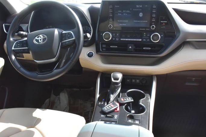 Used Toyota Highlander IV (U70), 3.5 l, 2021 in Sharjah by Alfaris Used Cars, White color. Other | AUTO.AE