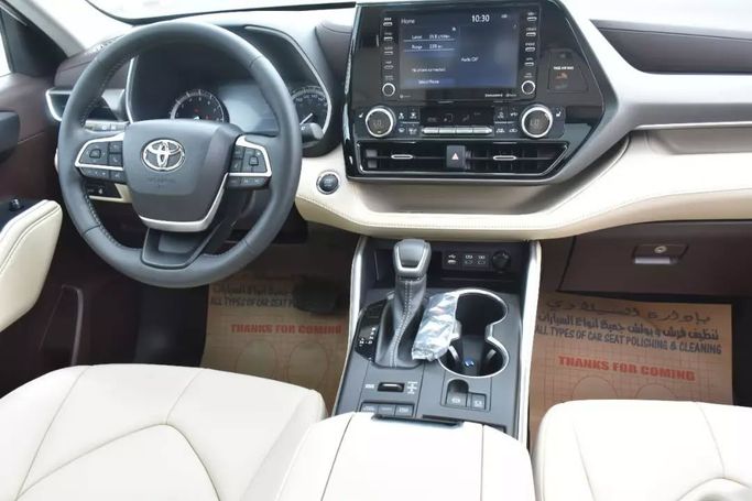 Used Toyota Highlander IV (U70), 3.5 l, 2022 in Sharjah by Alfaris Used Cars, White color. Other | AUTO.AE