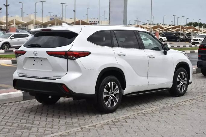 Used Toyota Highlander IV (U70), 3.5 l, 2022 in Sharjah by Alfaris Used Cars, White color. Other | AUTO.AE