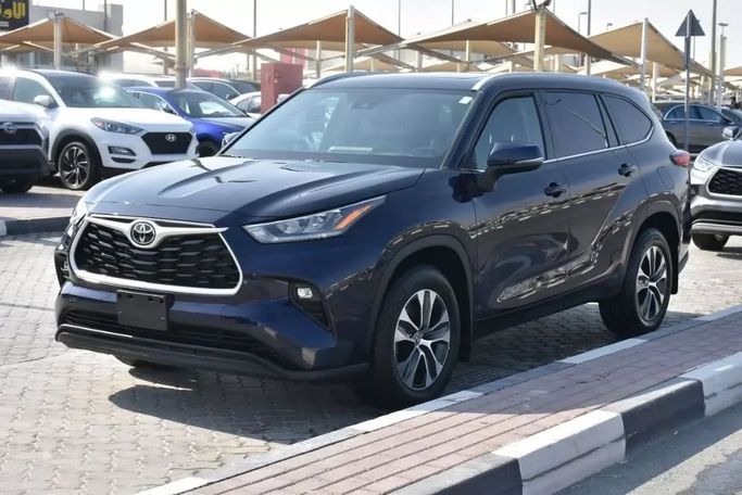Used Toyota Highlander IV (U70), 3.5 l, 2022 in Sharjah by Alfaris Used Cars, Blue color. Other | AUTO.AE