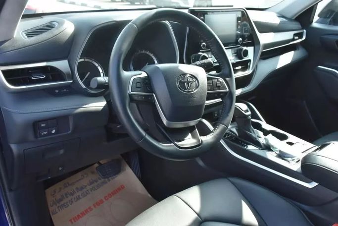 Used Toyota Highlander IV (U70), 3.5 l, 2022 in Sharjah by Alfaris Used Cars, Blue color. Other | AUTO.AE