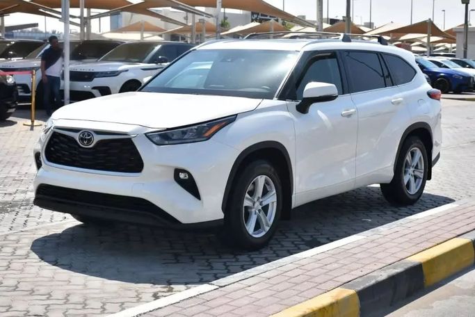 Used Toyota Highlander IV (U70), 3.5 l, 2021 in Sharjah by Alfaris Used Cars, White color. Other | AUTO.AE