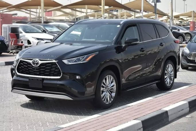 Used Toyota Highlander IV (U70), 3.5 l, 2021 in Sharjah by Alfaris Used Cars, Black color. Other | AUTO.AE