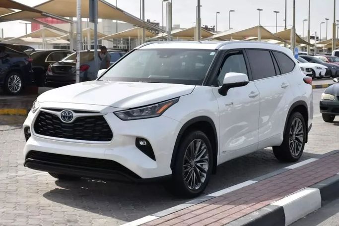 Подержанный Toyota Highlander IV (U70), 3.5 л, 2021 в Шардже от Alfaris Used Cars Белый цвет. Other | AUTO.AE