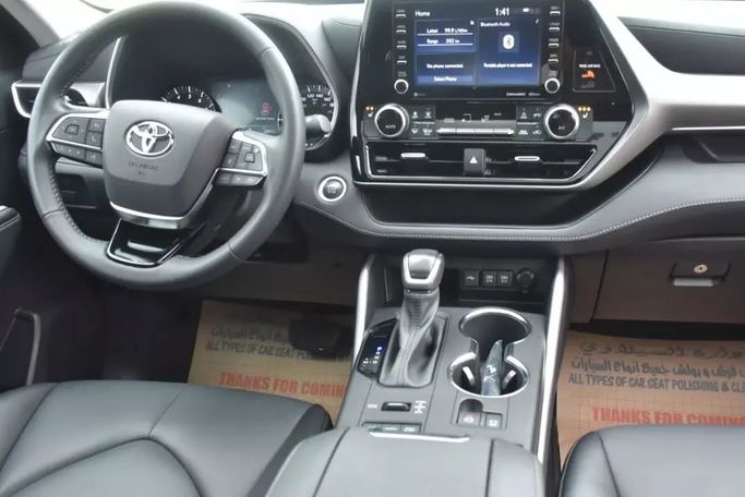 Подержанный Toyota Highlander IV (U70), 3.5 л, 2021 в Шардже от Alfaris Used Cars Серый цвет. Other | AUTO.AE