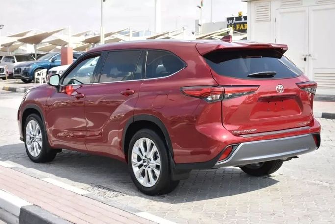 Подержанный Toyota Highlander IV (U70), 3.5 л, 2021 в Шардже от Alfaris Used Cars Красный цвет. Other | AUTO.AE