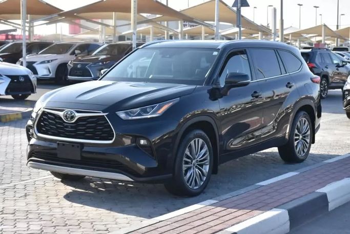 Подержанный Toyota Highlander IV (U70), 3.5 л, 2020 в Шардже от Alfaris Used Cars Черный цвет. Other | AUTO.AE