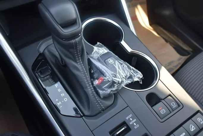 Подержанный Toyota Highlander IV (U70), 3.5 л, 2022 в Шардже от Alfaris Used Cars Черный цвет. Other | AUTO.AE