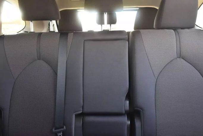 Подержанный Toyota Highlander IV (U70), 3.5 л, 2022 в Шардже от Alfaris Used Cars Черный цвет. Other | AUTO.AE