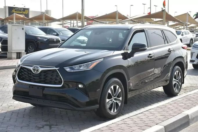 Used Toyota Highlander IV (U70), 3.5 l, 2022 in Sharjah by Alfaris Used Cars, Black color. Other | AUTO.AE