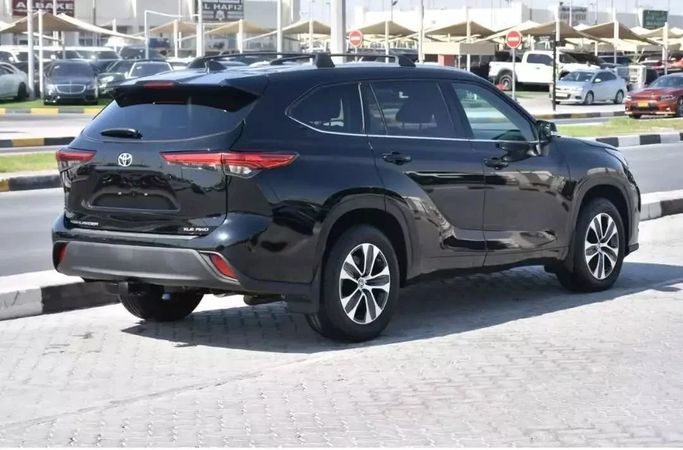 Used Toyota Highlander IV (U70), 3.5 l, 2022 in Sharjah by Alfaris Used Cars, Black color. Other | AUTO.AE