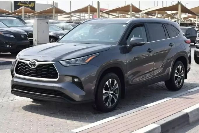 Used Toyota Highlander IV (U70), 3.5 l, 2021 in Sharjah by Alfaris Used Cars, Grey color. Other | AUTO.AE
