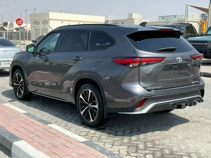 Подержанный Toyota Highlander IV (U70), 2.4 л, 2021 в Шардже от Alfaris Used Cars Серый цвет. Other | AUTO.AE