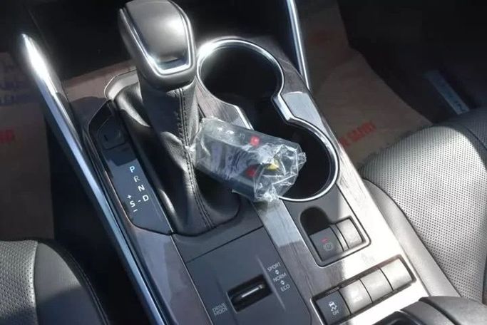 Used Toyota Highlander IV (U70), 3.5 l, 2020 in Sharjah by Alfaris Used Cars, White color. Other | AUTO.AE