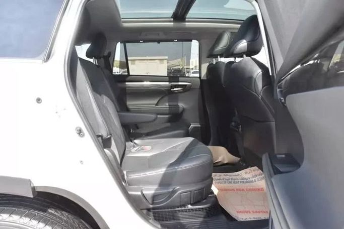 Used Toyota Highlander IV (U70), 3.5 l, 2020 in Sharjah by Alfaris Used Cars, White color. Other | AUTO.AE