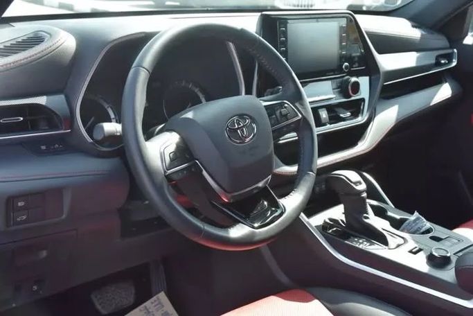 Used Toyota Highlander IV (U70), 2.4 l, 2021 in Sharjah by Alfaris Used Cars, Black color. Other | AUTO.AE