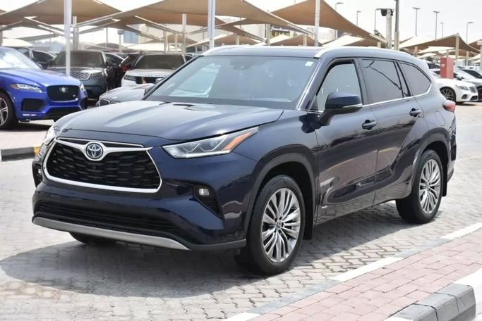 Подержанный Toyota Highlander IV (U70), 2.5 л, 2022 в Шардже от Alfaris Used Cars Синий цвет. Other | AUTO.AE