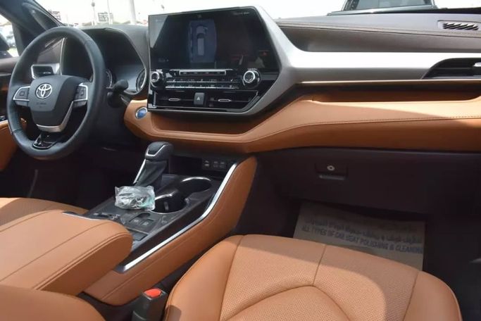 Подержанный Toyota Highlander IV (U70), 2.5 л, 2022 в Шардже от Alfaris Used Cars Синий цвет. Other | AUTO.AE